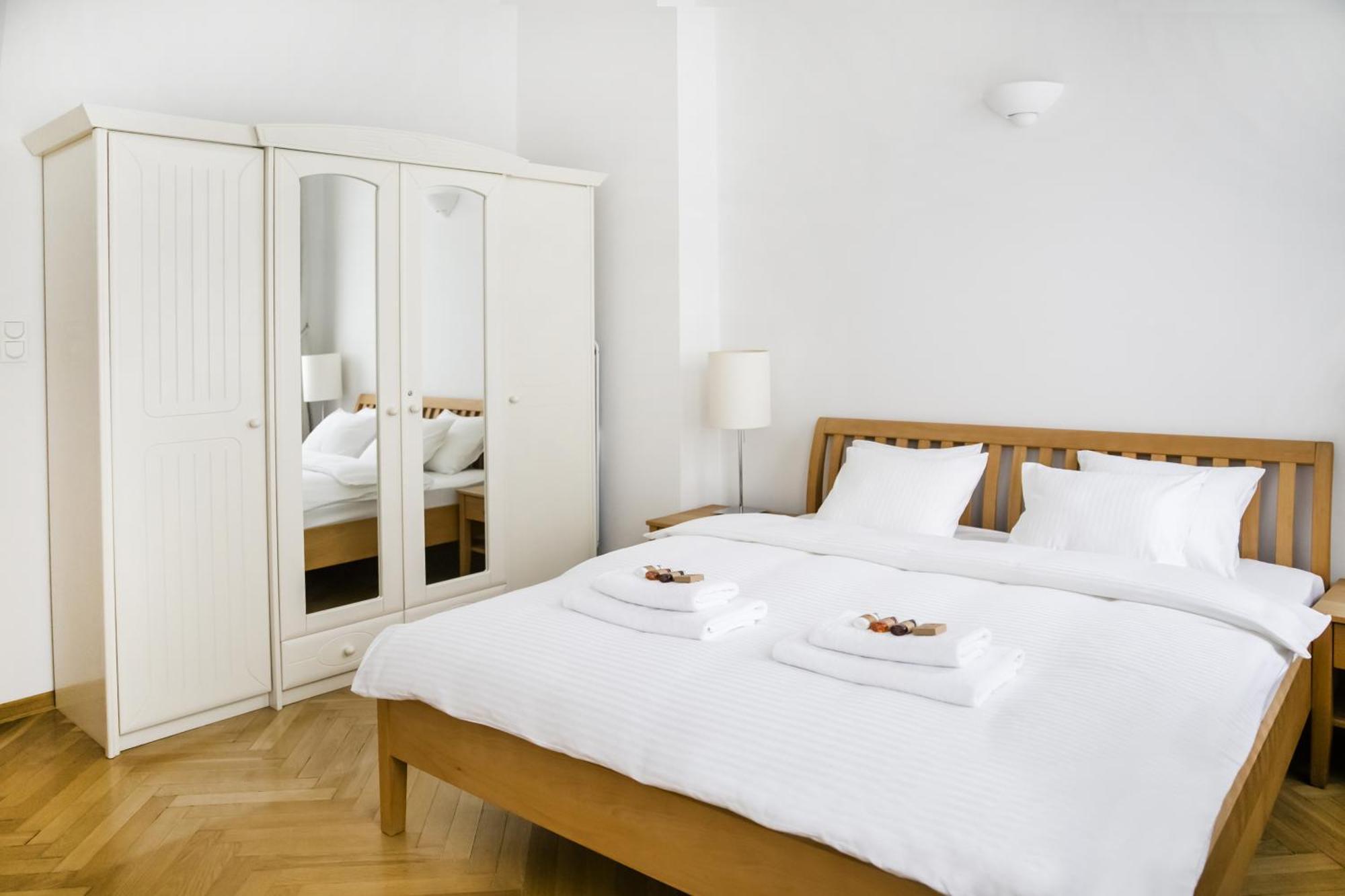 Roommate Apartments Boduena ワルシャワ エクステリア 写真